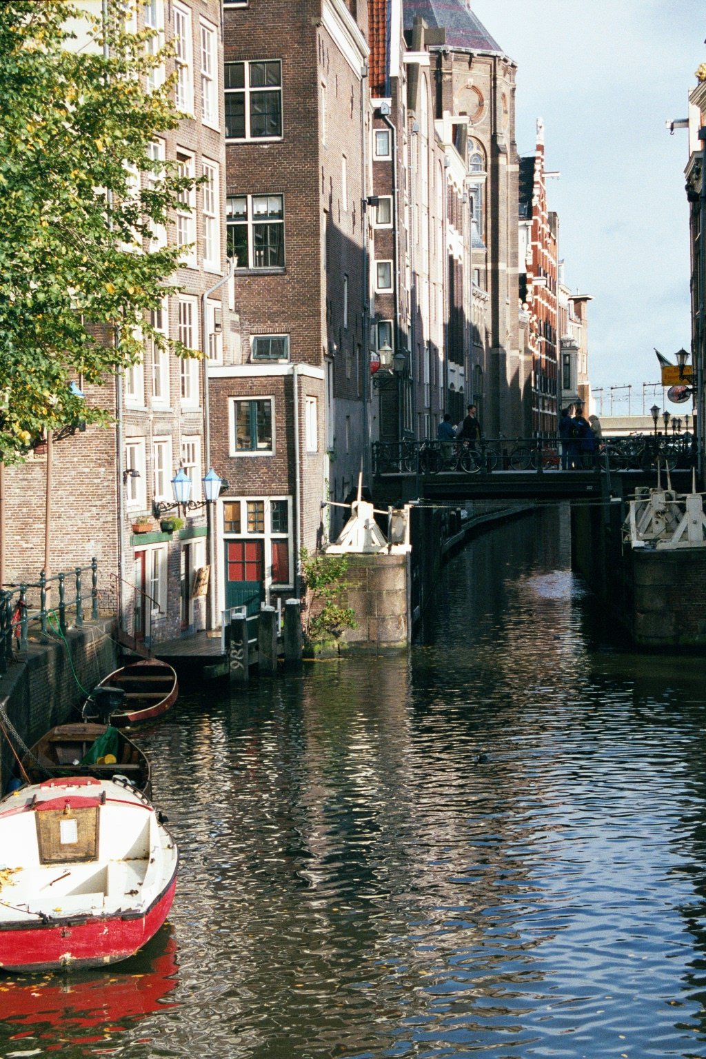 Amsterdam canal.jpg in Amsterdam