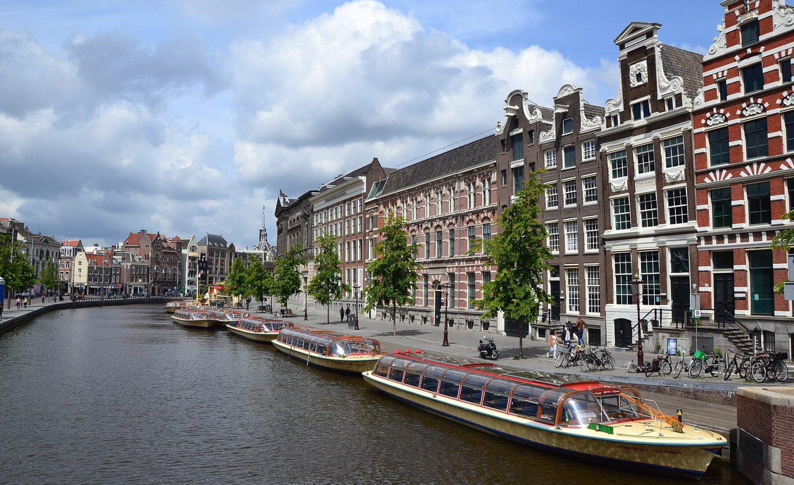Laid up canal boats in Amsterdam during COVID-19 ... in Amsterdam
