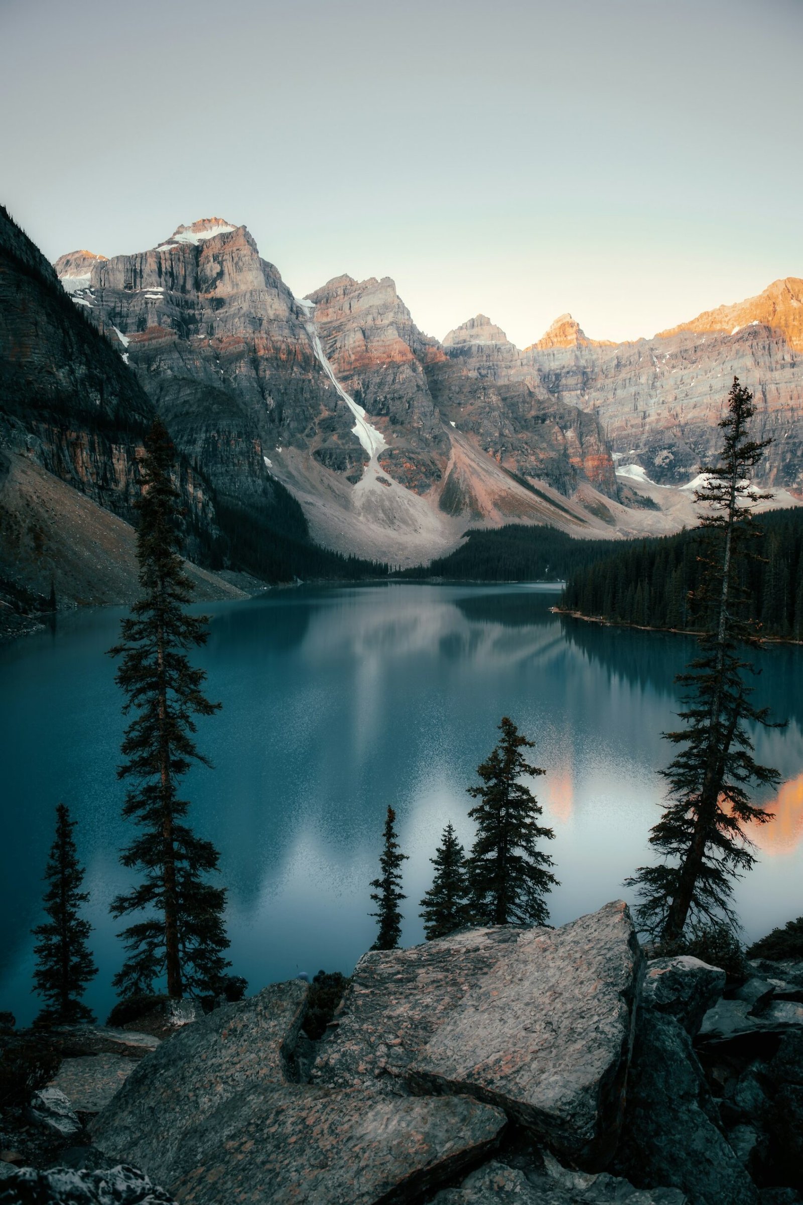 Moraine Lake surrounded by the Canadian Rockies
