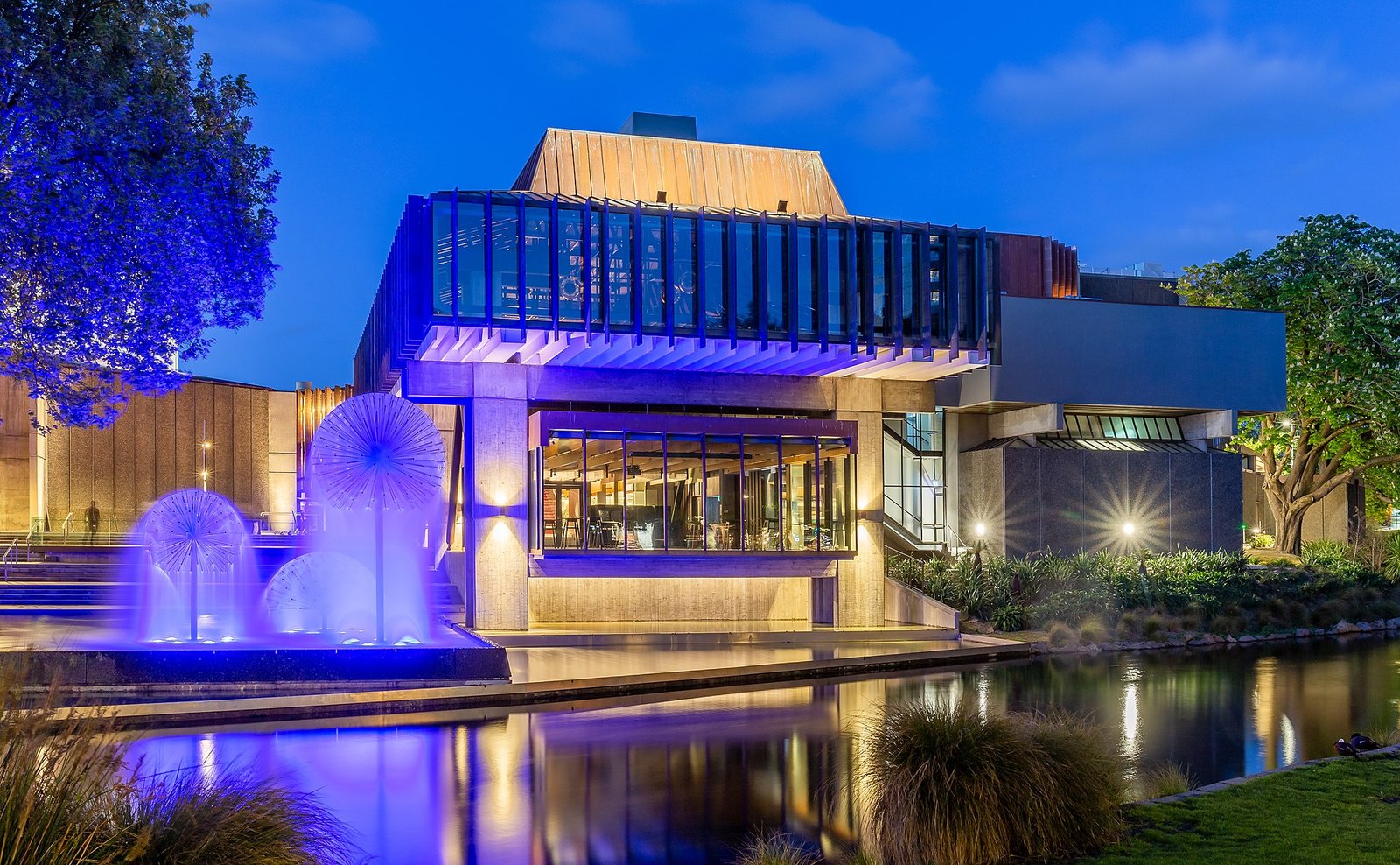 Christchurch city center and Avon River