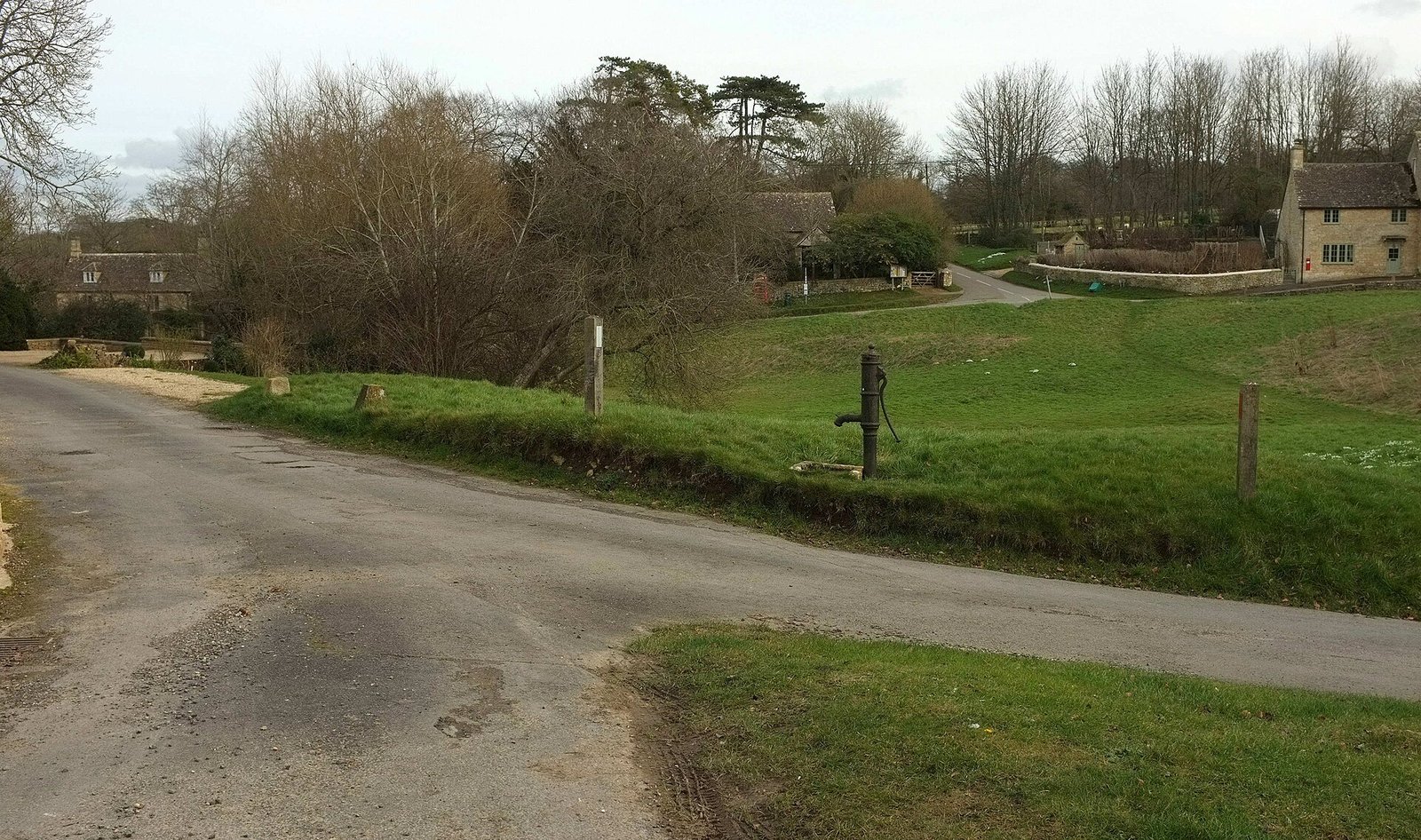 Honey-stone cottages in a Cotswolds village
