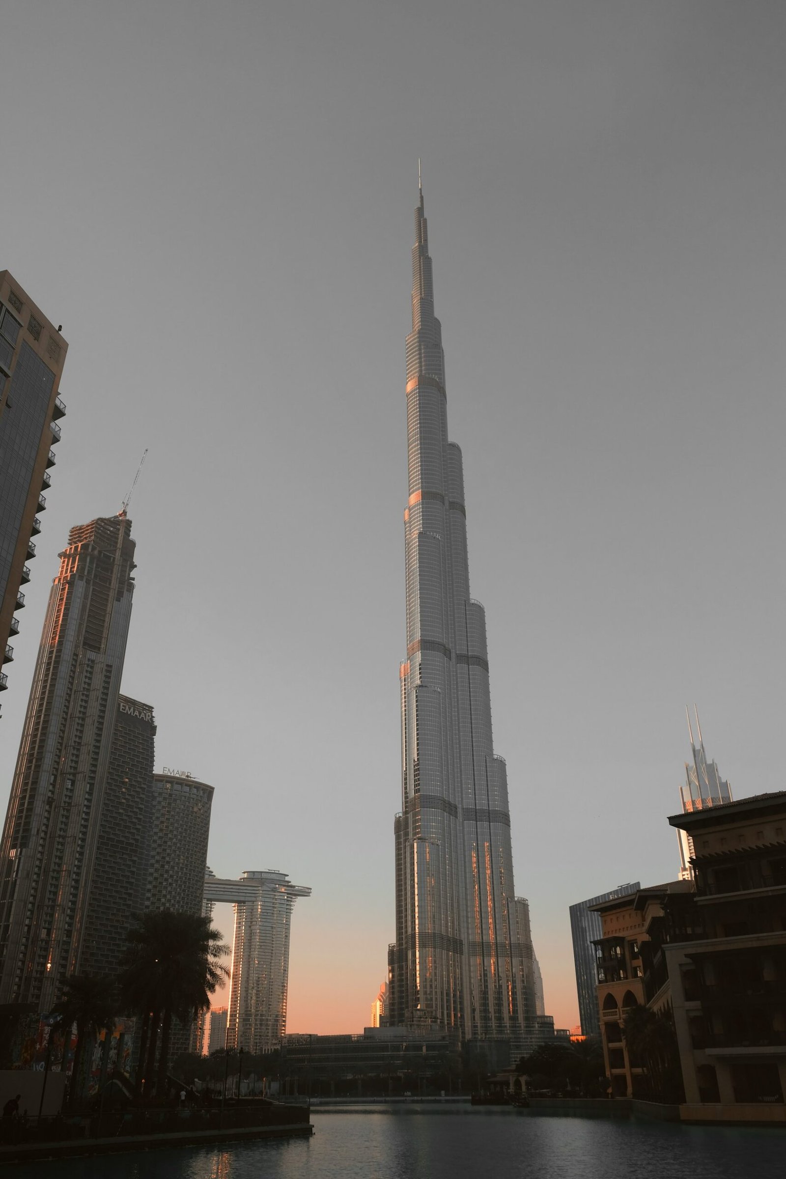 Dubai’s modern skyline and Burj Khalifa