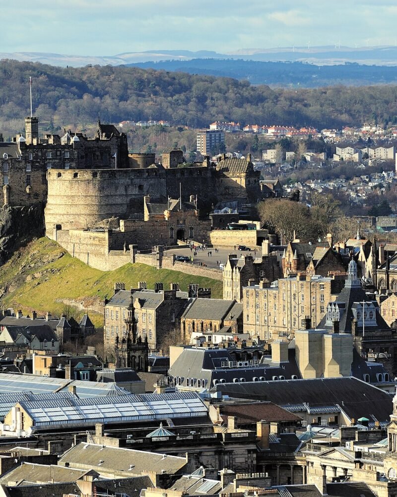 Edinburgh Travel Guide: Itinerary, Costs & Best Areas