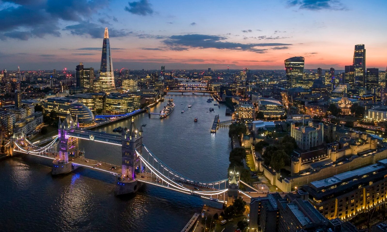 London Skyline (125508655).jpeg in London