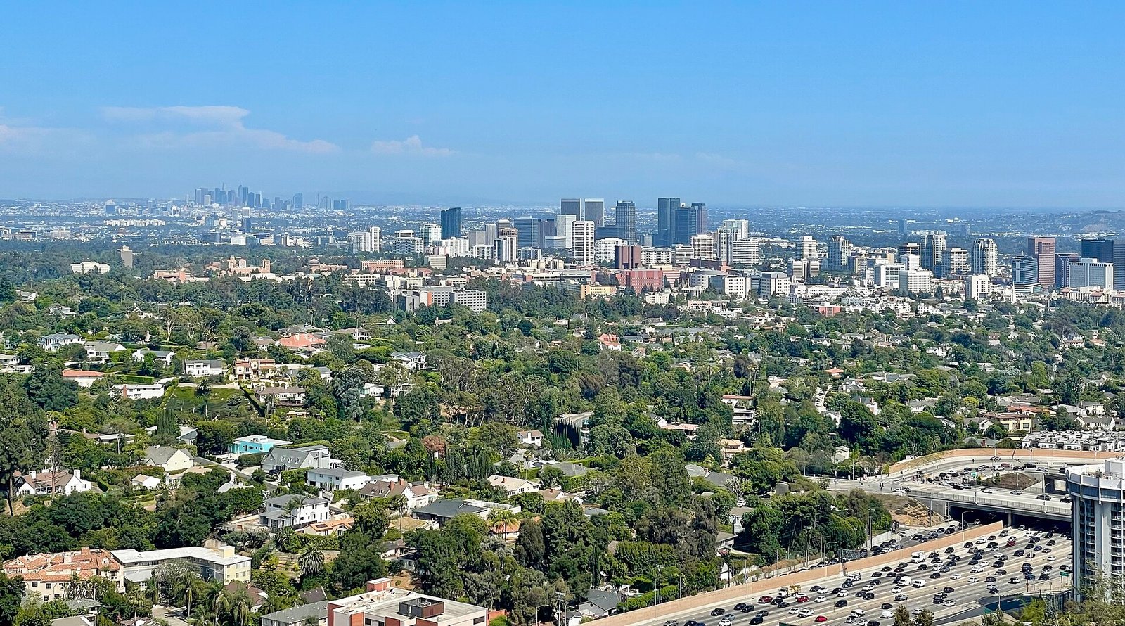 Los Angeles Skyline 08-2024.jpg in Los Angeles