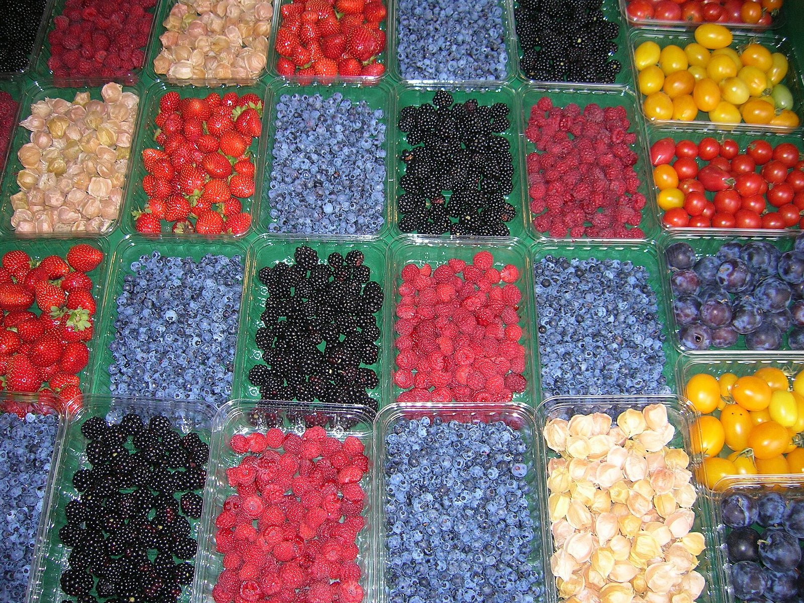 Produce displays at Jean-Talon Market