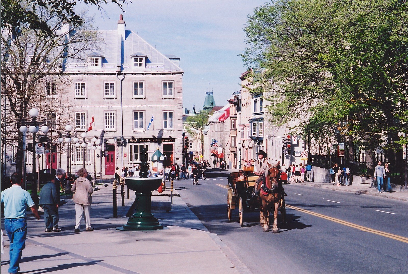 Vieux-Québec et calèche.jpg in Québec City