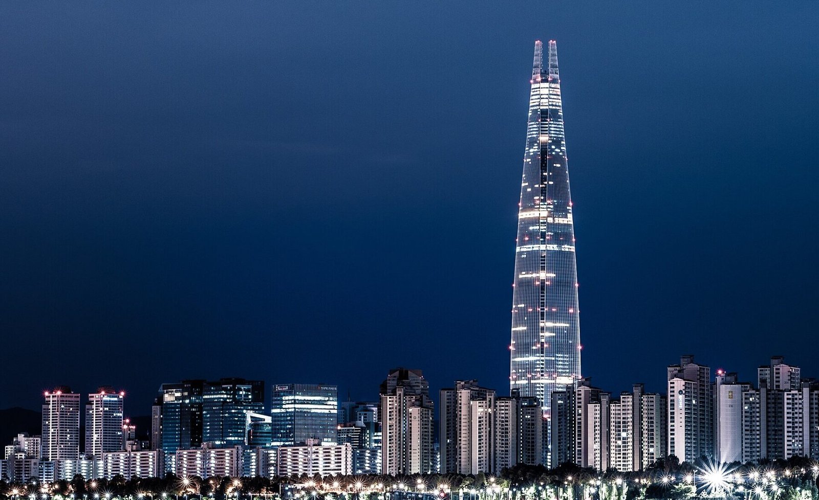 Seoul Skyline Night 2018.jpg in Seoul