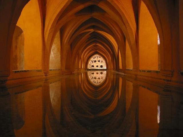 Alcazar sevilla maria pool.jpg in Seville