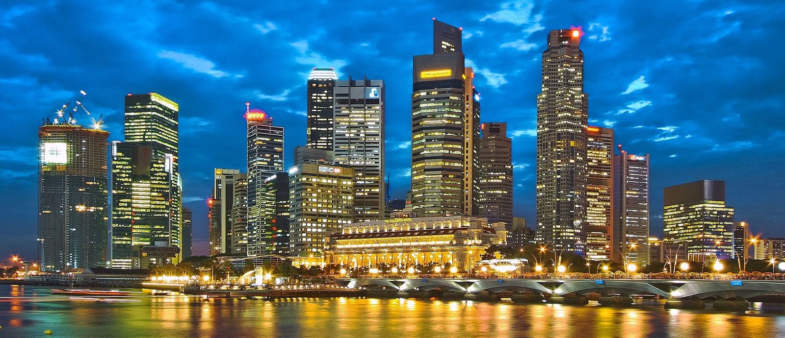 Panoramic Singapore skyline at dusk